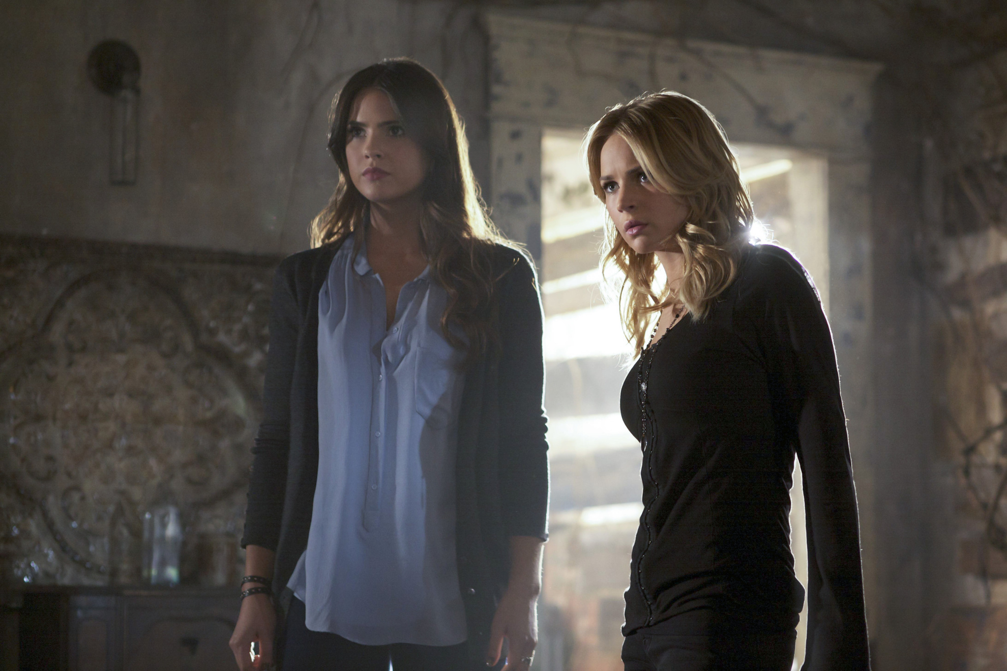 Still of Britt Robertson and Shelley Hennig in The Secret Circle (2011)