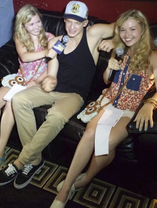 Hannah Loesch and her sister Cailin interviewing Cody Simpson