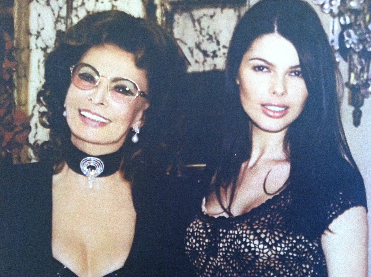 Sophia Loren, Linda Taylor, at home in Beverly Hills, CA