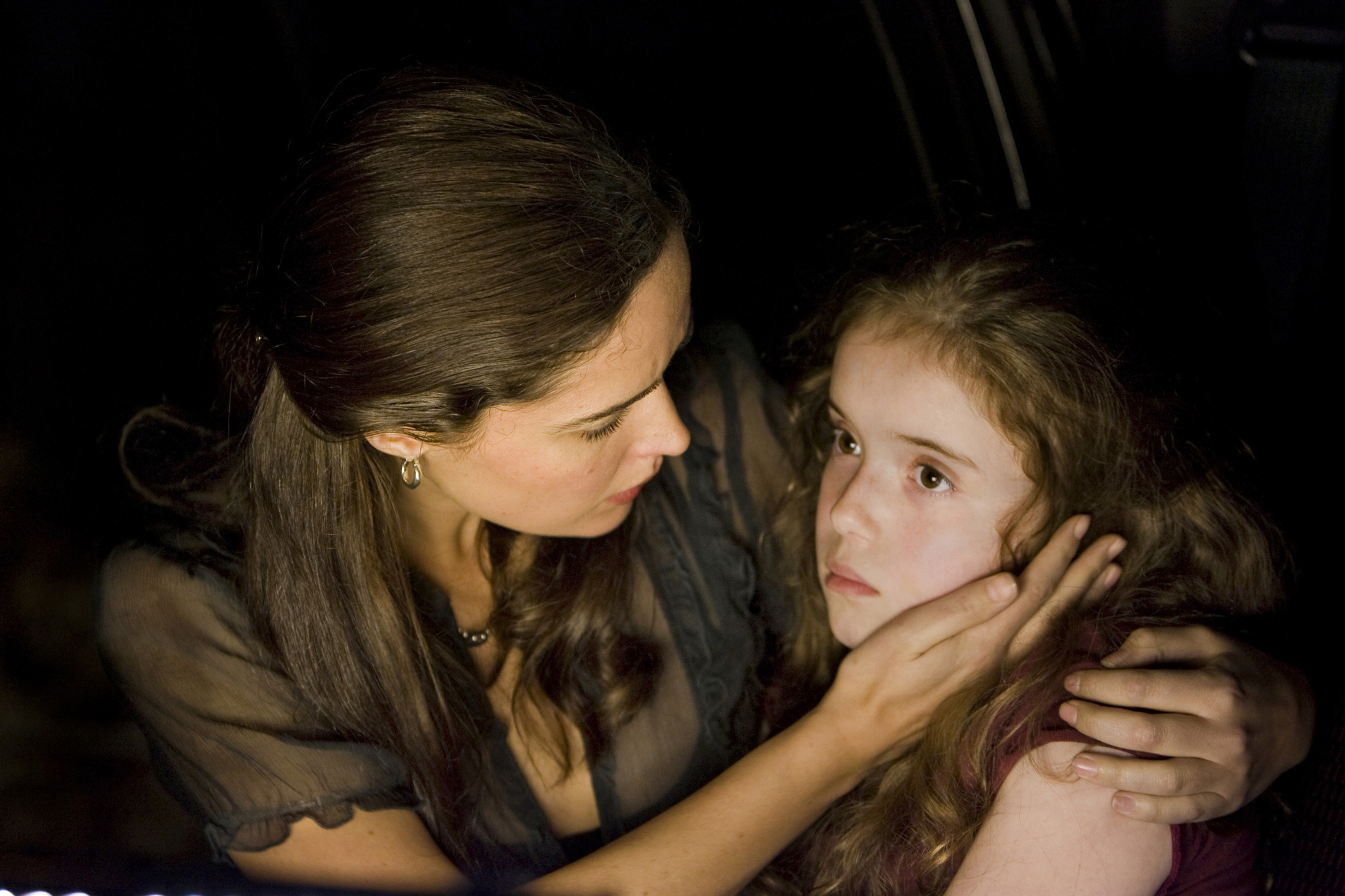 Still of Rose Byrne and Lara Robinson in Suvokimas (2009)