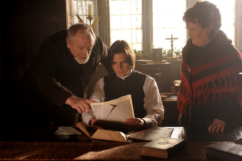 Still of James Cosmo, Hans Matheson and Susan Boyle in The Christmas Candle (2013)