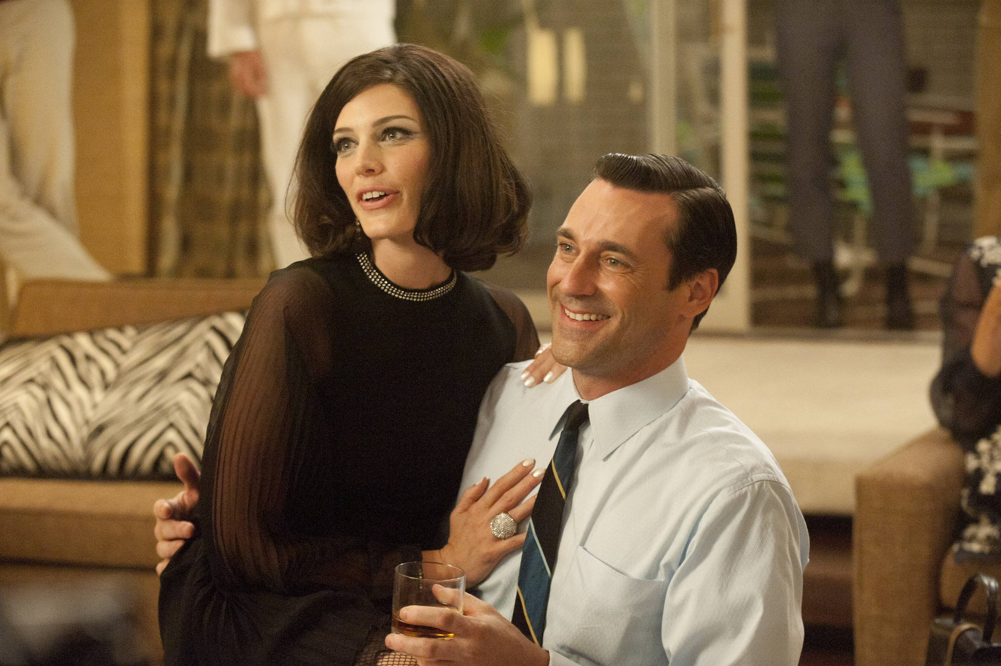 Still of Jon Hamm and Jessica Paré in MAD MEN. Reklamos vilkai (2007)