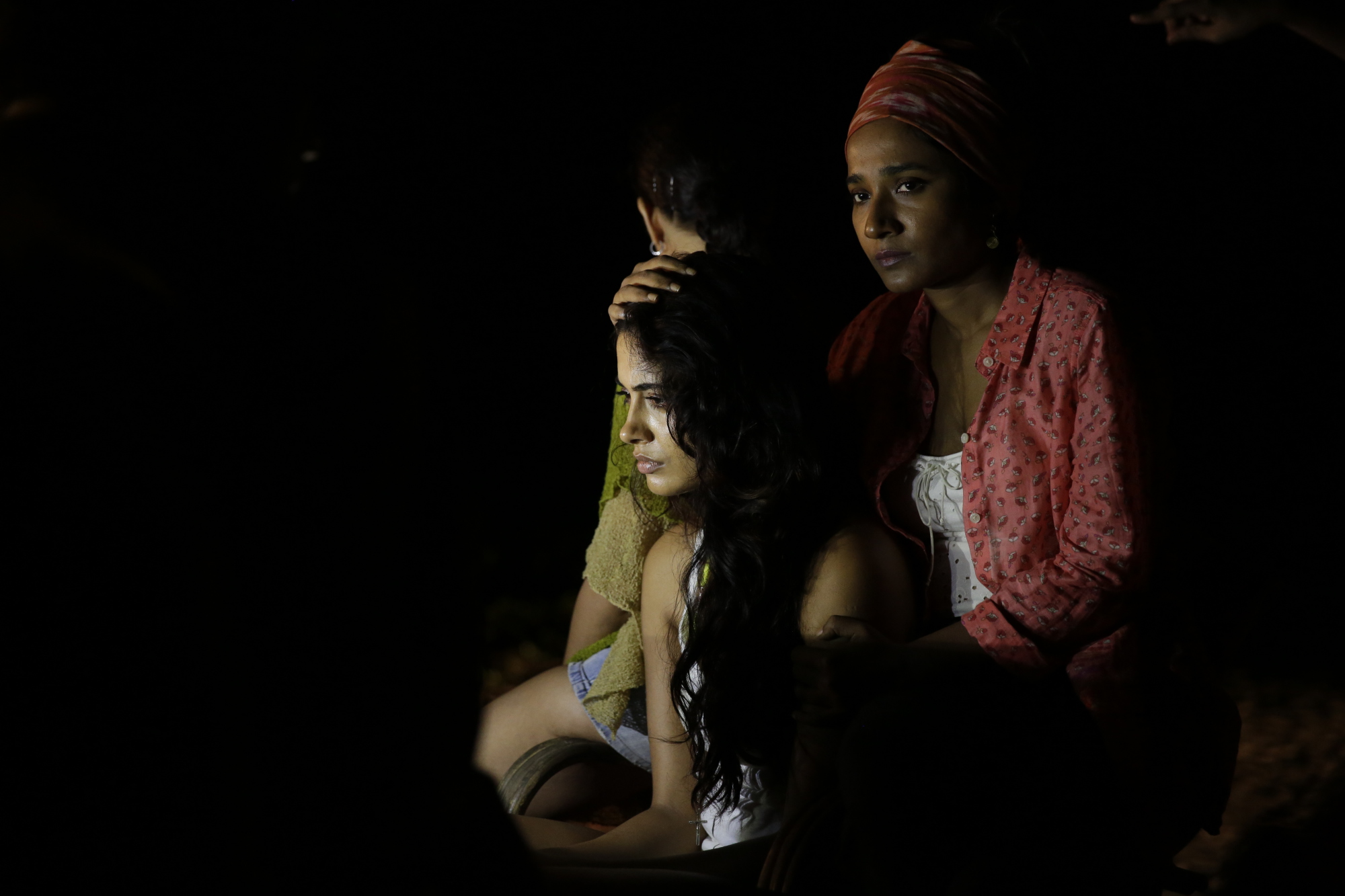 Still of Tannishtha Chatterjee and Sarah-Jane Dias in Angry Indian Goddesses (2015)