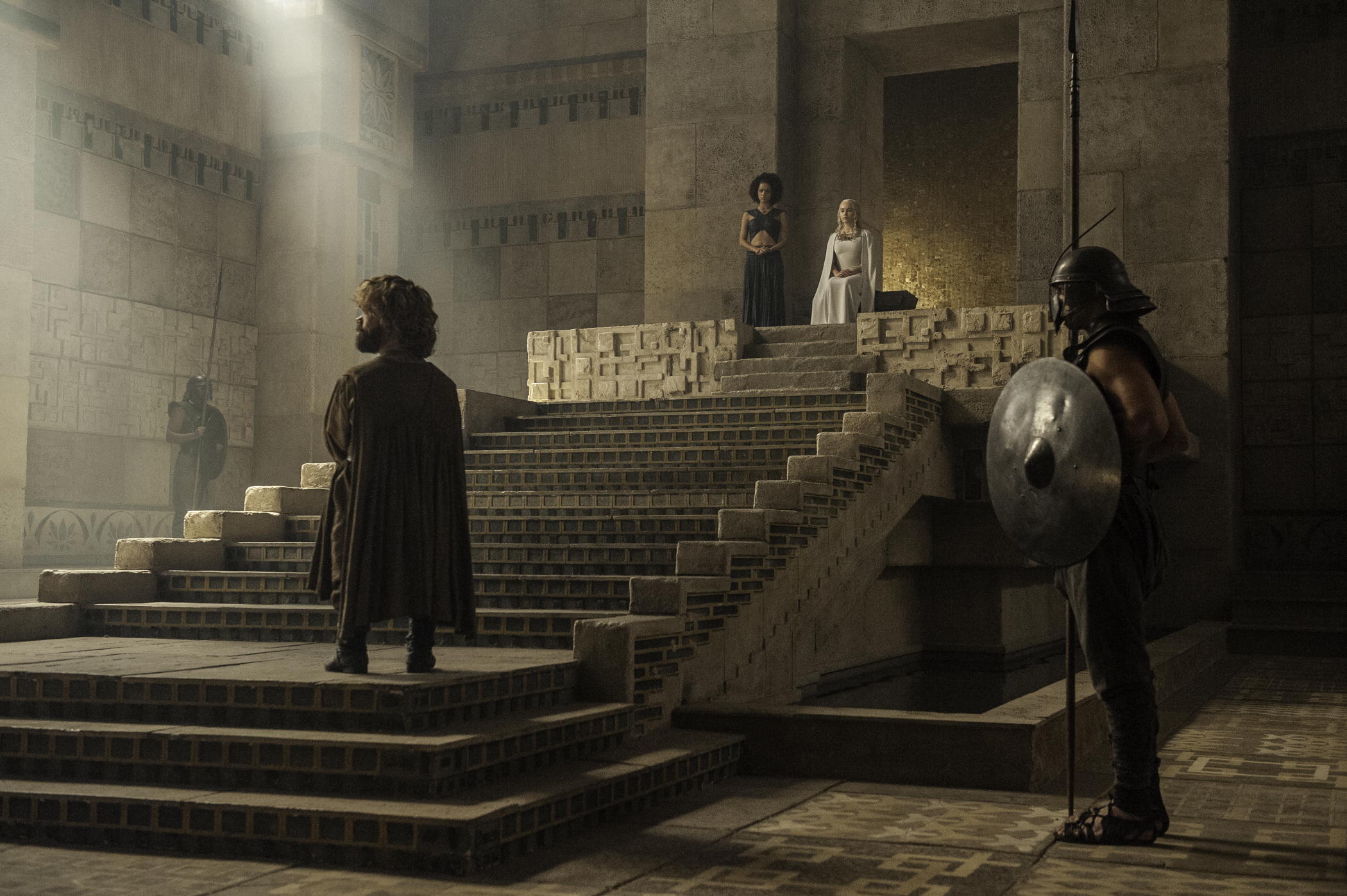 Still of Peter Dinklage, Nathalie Emmanuel and Emilia Clarke in Sostu karai (2011)