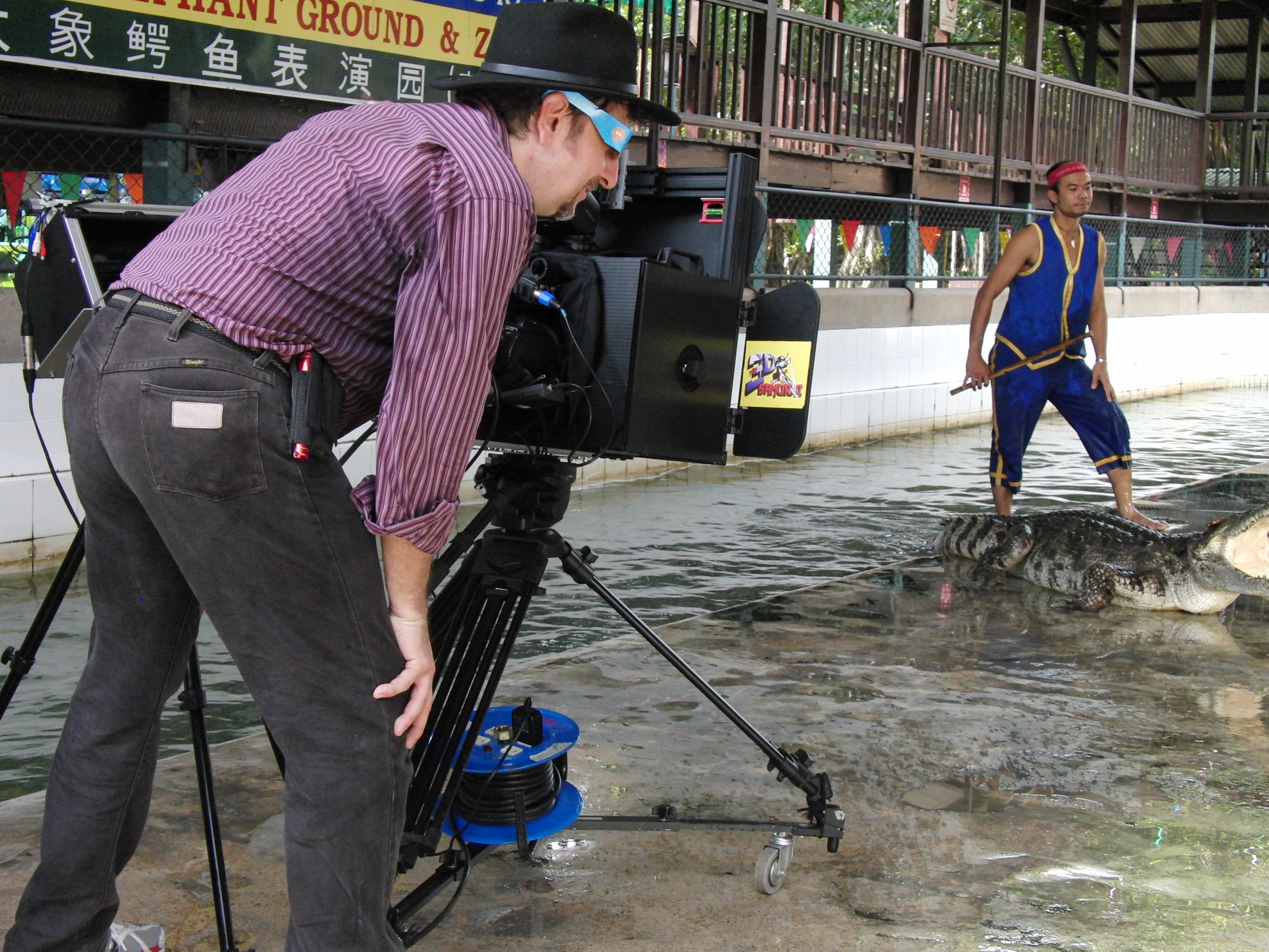 shoot at Samphran Crocodile Zoo for WOW!Bangkok 3D slated to air on January 2011 in USA.