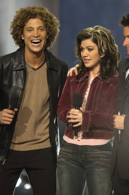 Kelly Clarkson and Justin Guarini at event of American Idol: The Search for a Superstar (2002)