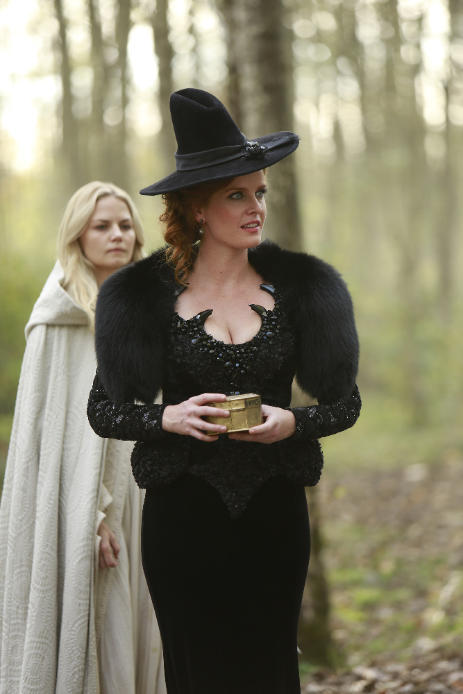Still of Jennifer Morrison and Rebecca Mader in Once Upon a Time (2011)