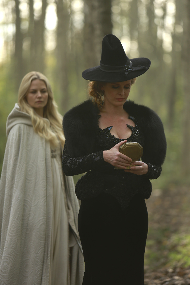 Still of Jennifer Morrison and Rebecca Mader in Once Upon a Time (2011)