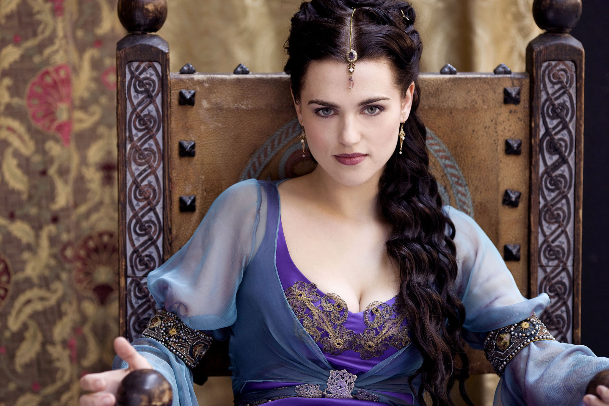 Still of Katie McGrath in Merlin (2008)