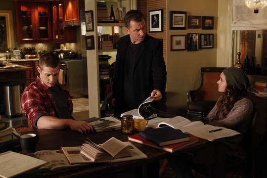 Still of Brandon Jones, Tim Roth and Hayley Mcfarland in Lie to Me