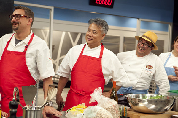 Still of Takashi Yagihashi and Thierry Rautureau in Top Chef Masters (2009)