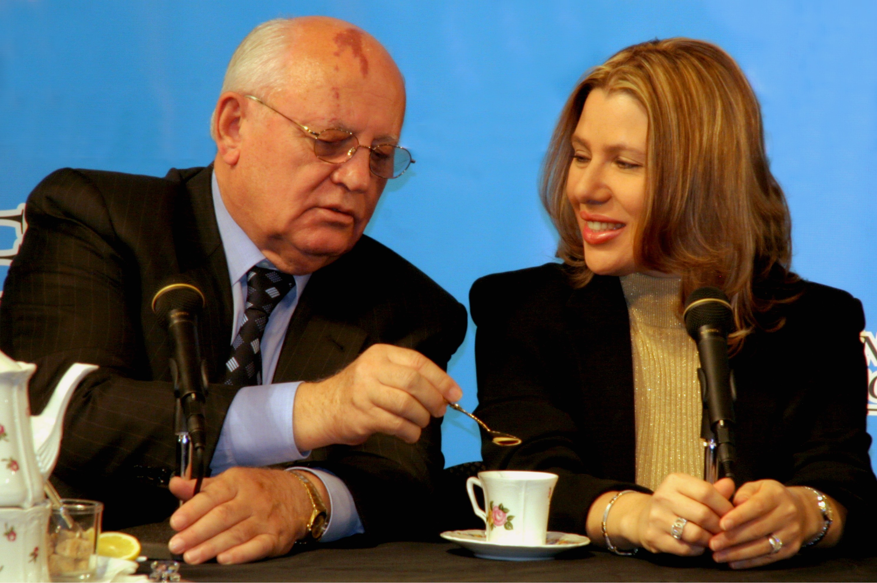 Susan Polgar and Mikhail Gorbachev - Chess for Peace project