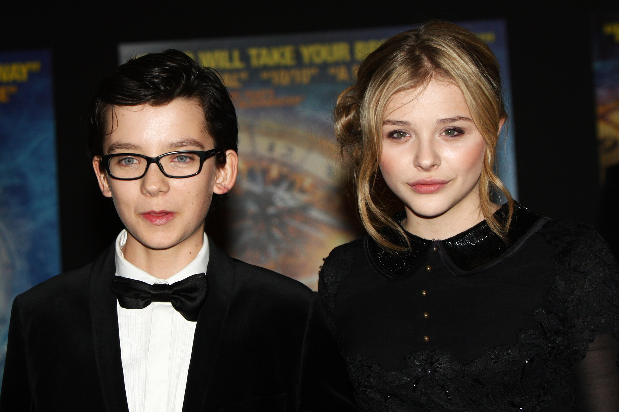 Chloë Grace Moretz and Asa Butterfield at event of Hugo isradimas (2011)