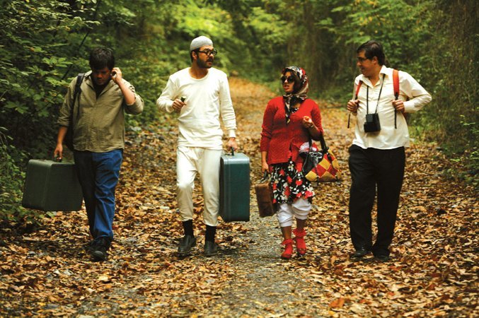 Sahin Irmak, Eser Yenenler, Busra Pekin and Ibrahim Büyükak in Çok Filim Hareketler Bunlar (2010)