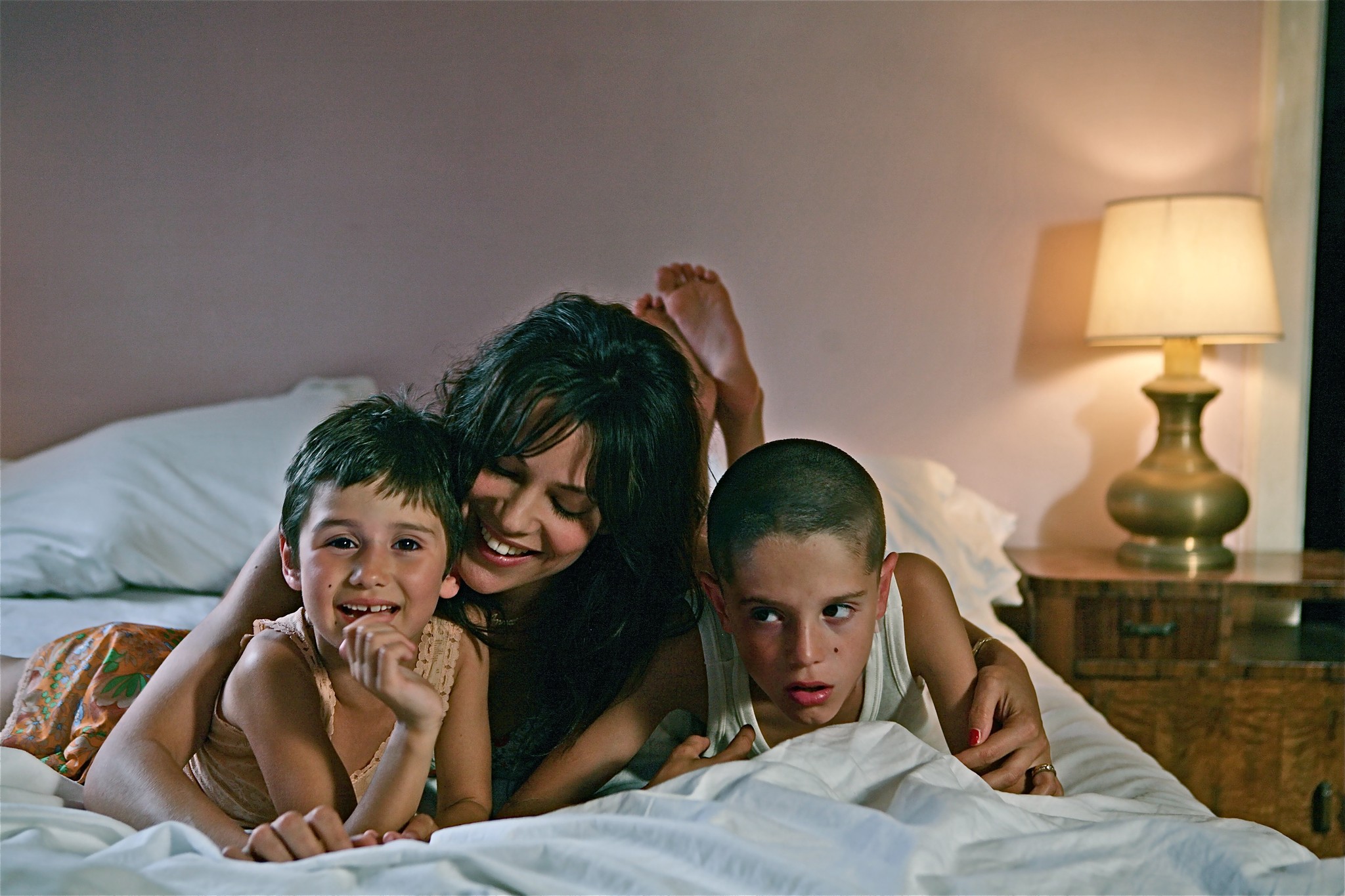 Still of Micaela Ramazzotti, Aurora Frasca and Giacomo Bibbiani in La prima cosa bella (2010)