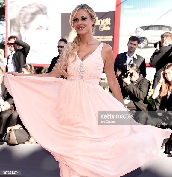 Isabelle playing pink on the Red Carpet of 'Anomalisa' at the 72nd Venice Film Festival