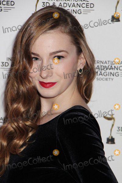 Emily Mest Arriving at the 3D Creative Arts Awards