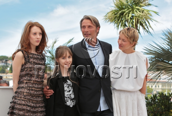 Roxane Duran, Melusine Mayance, Mads Mikkelsen, Delphine Chuillot at the Cannes Film Festival 2013 for 