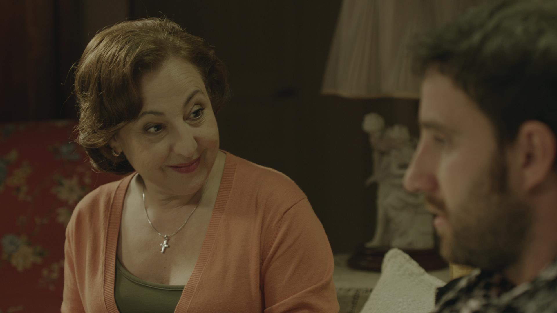 Still of Carmen Machi and Dani Rovira in Ocho apellidos vascos (2014)