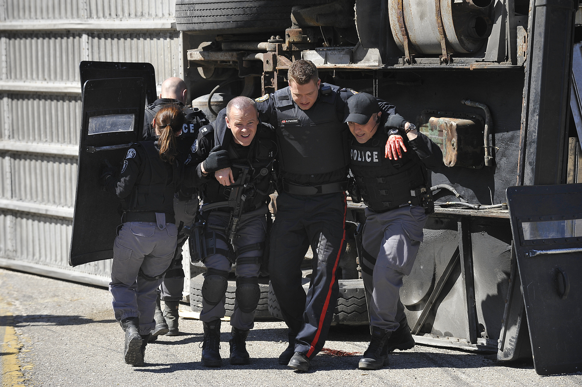 Still of Enrico Colantoni, Michael Cram and Troy Blundell in Flashpoint (2008)