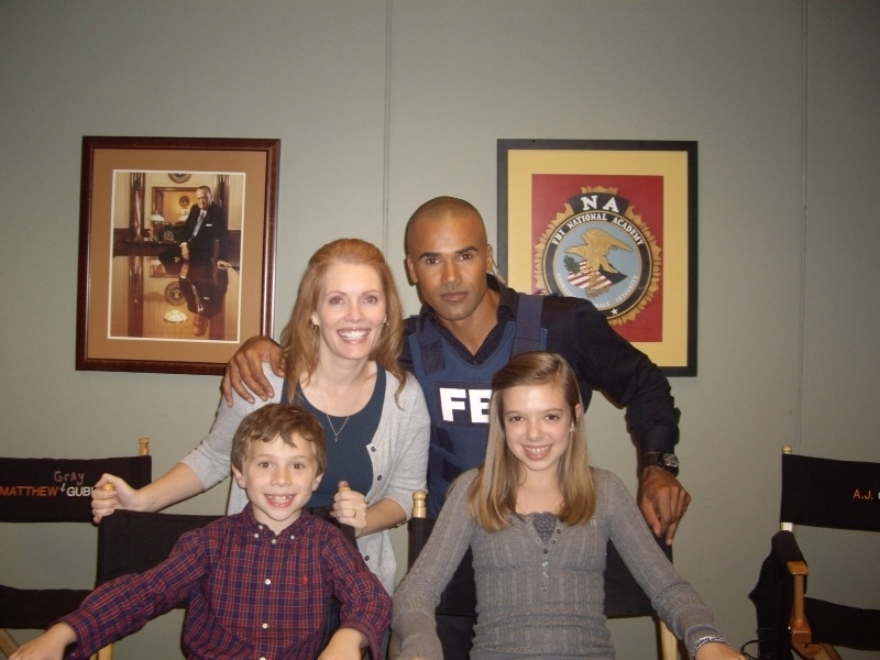 Shemar Moore, Kimberley Crandall, Joseph Marsh & Dominique Grund on the set of Criminal Minds