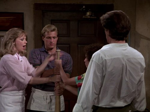 Still of Woody Harrelson, Ted Danson, Shelley Long and Rhea Perlman in Cheers (1982)
