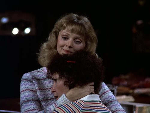 Still of Shelley Long and Rhea Perlman in Cheers (1982)