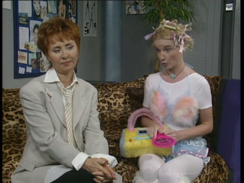 Still of Jane Horrocks and Lulu in Absolutely Fabulous (1992)