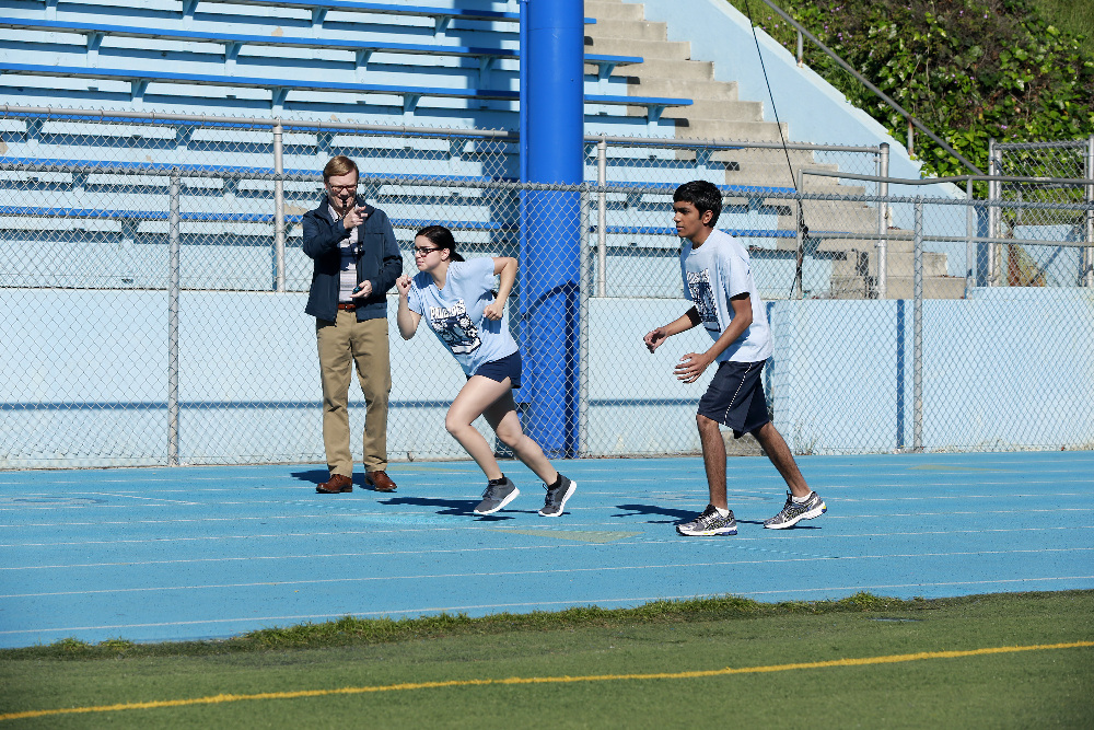 Still of Benjamin Bratt, Andrew Daly, Ariel Winter and Suraj Partha in Moderni seima (2009)