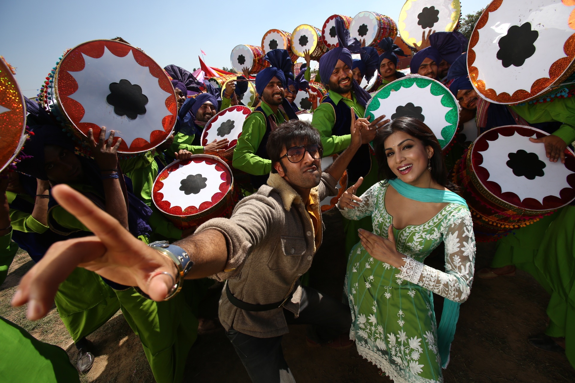 Still of Ranbir Kapoor and Pallavi Sharda in Besharam (2013)