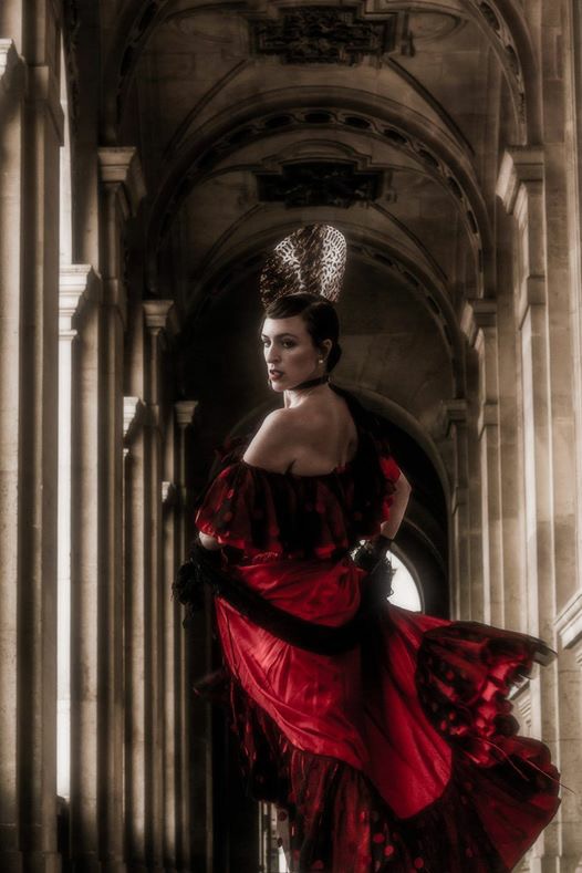 Flamenco dancer in Paris @The Louvre