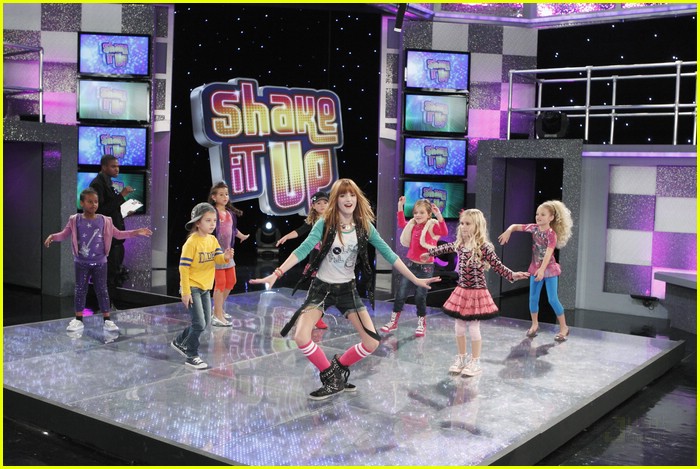 Nov. 2010, Emily, Caitlin and Little Cutie Queens dancing with Bella Thorne on the set of Shake It Up!