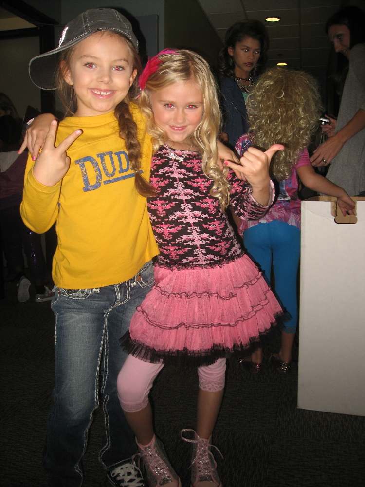 Nov. 2010, Emily on Disney, Shake It Up! set with co-star Caitlin Carmichael.