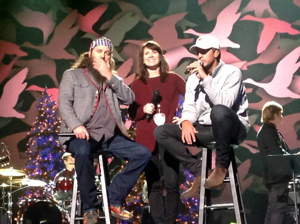 Willie Robertson and Luke Bryan - CMA Country Christmas Special