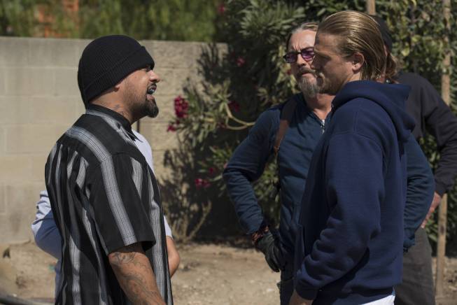 Still of Tommy Flanagan and Charlie Hunnam in Sons of Anarchy (2008)