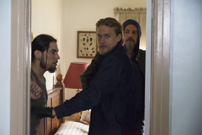 Still of Dave Navarro, Tommy Flanagan and Charlie Hunnam in Sons of Anarchy (2008)