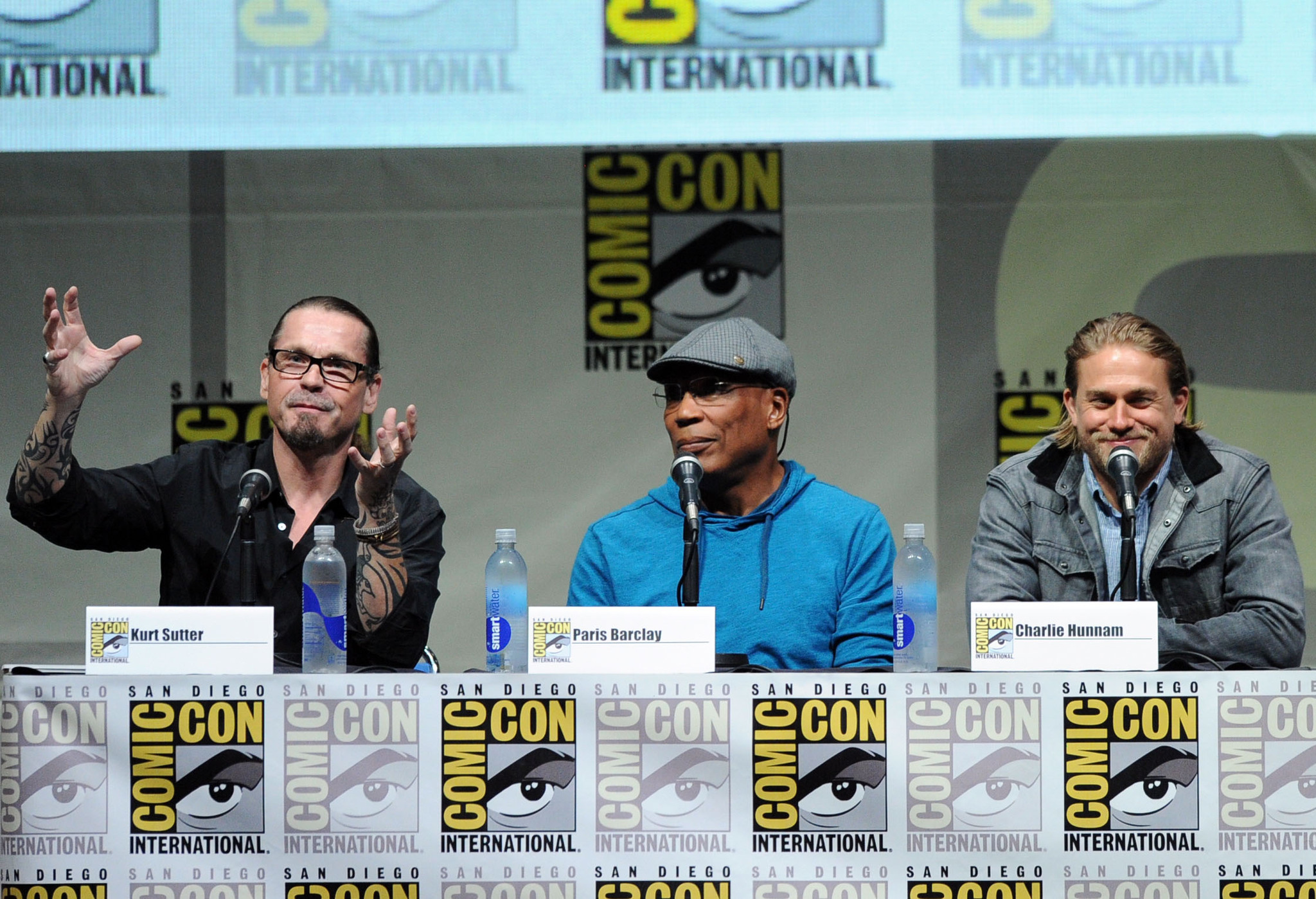 Paris Barclay, Charlie Hunnam and Kurt Sutter at event of Sons of Anarchy (2008)