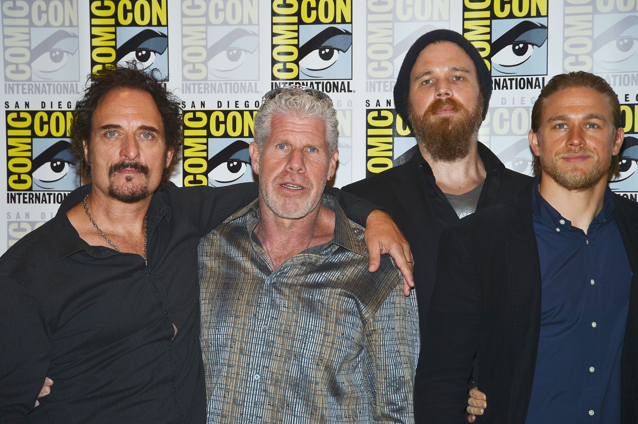 Ron Perlman, Kim Coates, Charlie Hunnam and Ryan Hurst at event of Sons of Anarchy (2008)