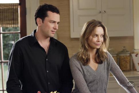 Still of Calista Flockhart and Matthew Rhys in Brothers & Sisters (2006)