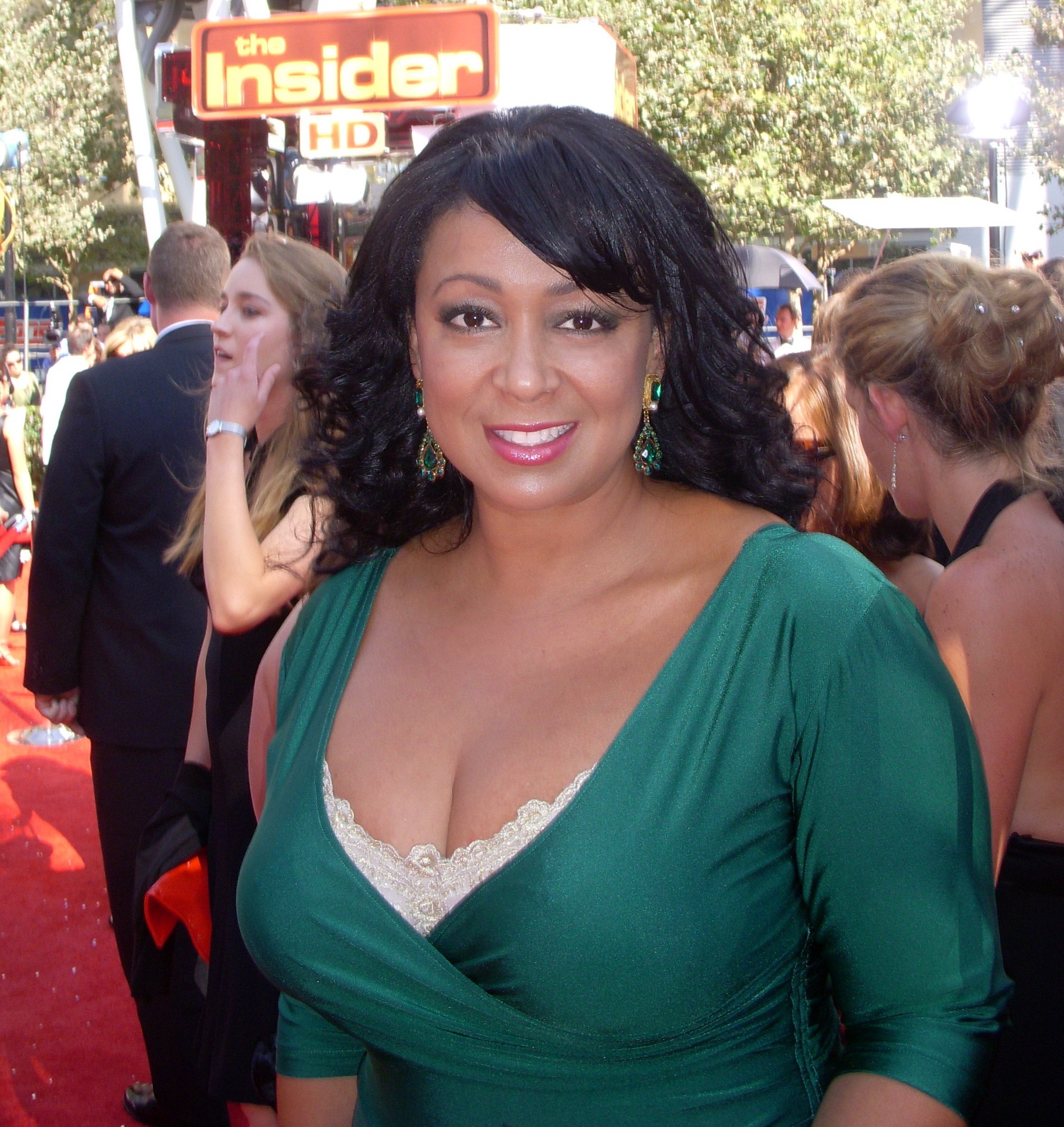 Isabella arriving at the Emmys 2008