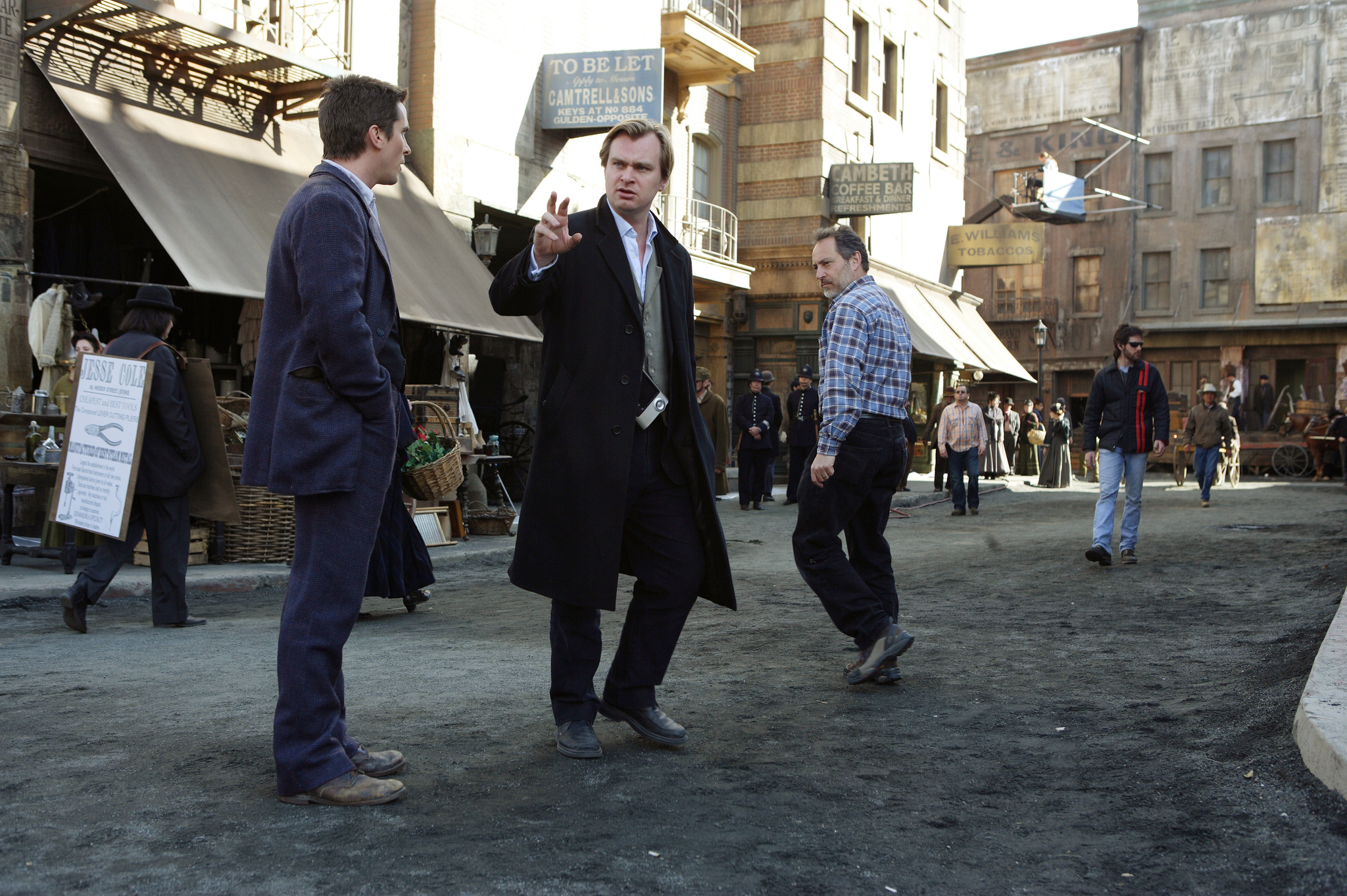 Still of Christian Bale and Christopher Nolan in Prestizas (2006)