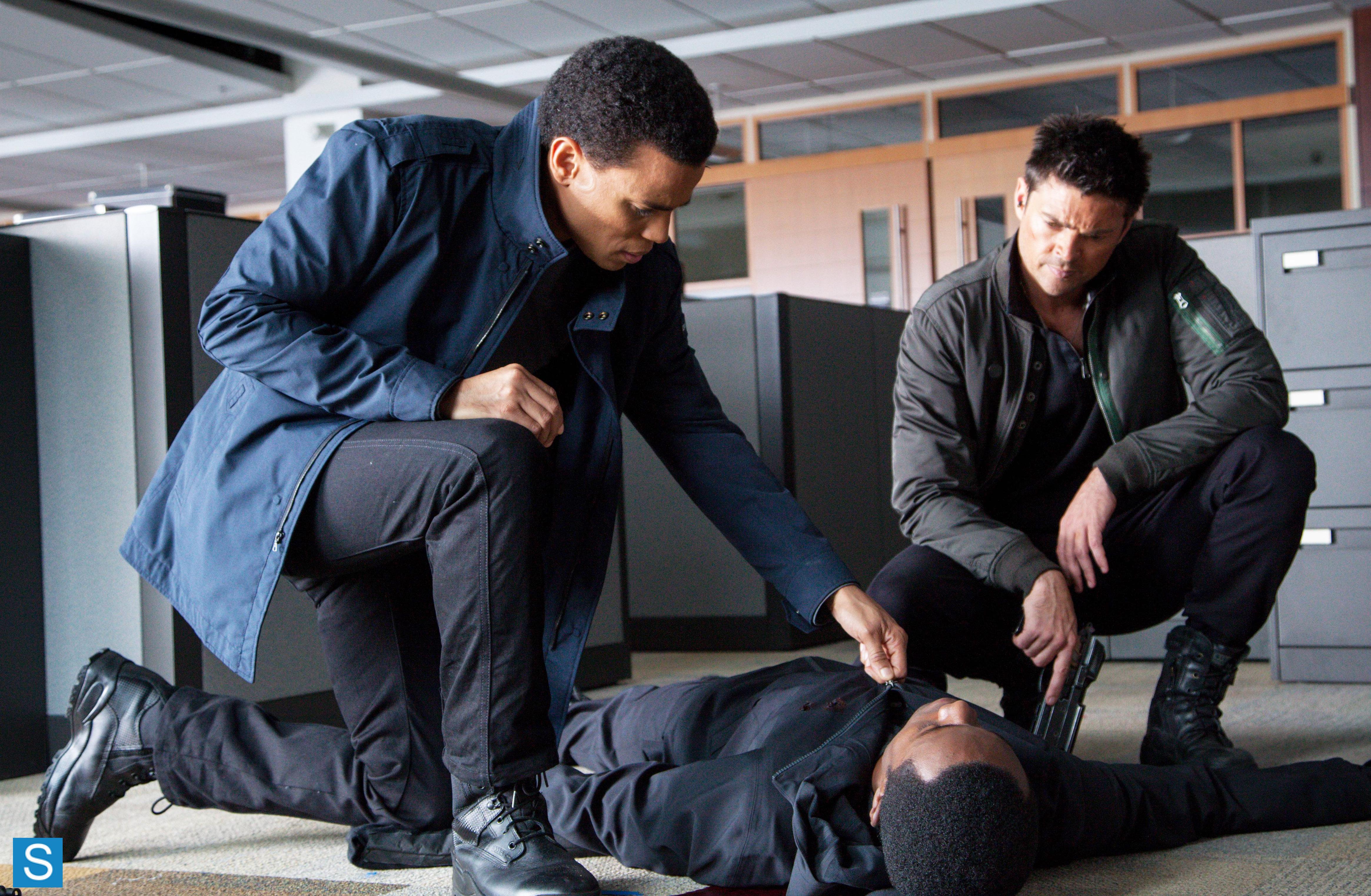 Title: Almost Human [2013] Names: Micheal Ealy, Karl Urban and Max Boateng