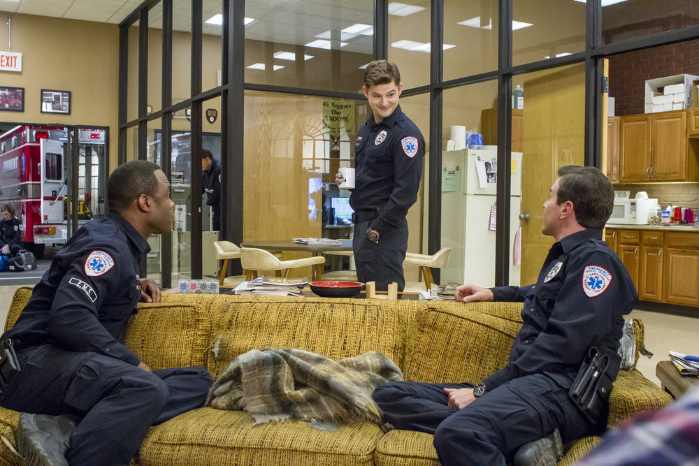 Still of Kevin Daniels, Michael Mosley and Kevin Bigley in Sirens (2014)