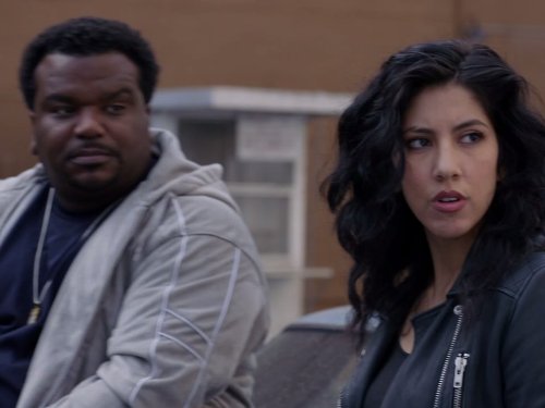 Still of Craig Robinson and Stephanie Beatriz in Brooklyn Nine-Nine (2013)