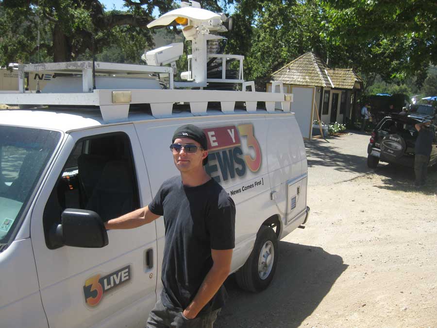 Rolling out to Michael Jackson's Ranch in the Live Van.