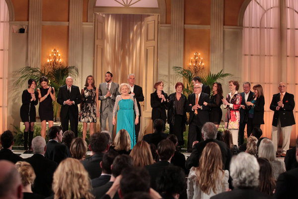 Still of William Shatner, Valerie Bertinelli, Carol Burnett, Jennifer Love Hewitt, Mary Tyler Moore, Jane Leeves, Wendie Malick, Vicki Lawrence, Joel McHale, Betty White and Zachary Levi in Betty White's 90th Birthday: A Tribute to America's Golden Girl (2012)