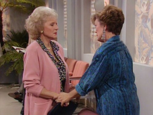 Still of Rue McClanahan and Betty White in The Golden Girls (1985)