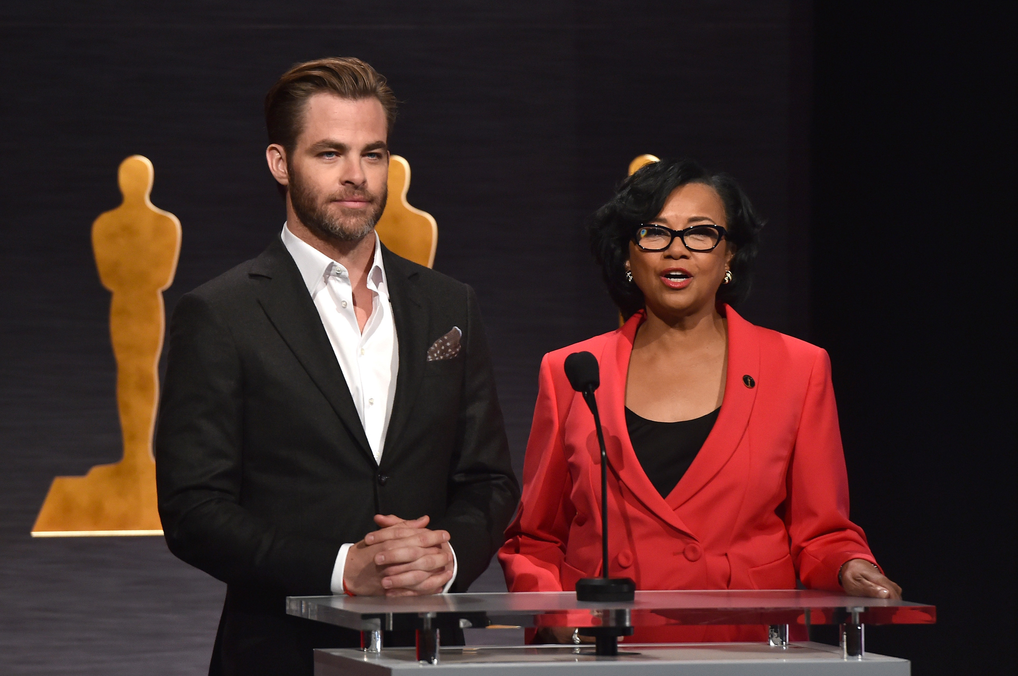 Chris Pine and Cheryl Boone Isaacs at event of The Oscars (2015)