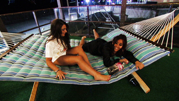 Still of Nicole 'Snooki' Polizzi and Deena Nicole Cortese in Jersey Shore (2009)