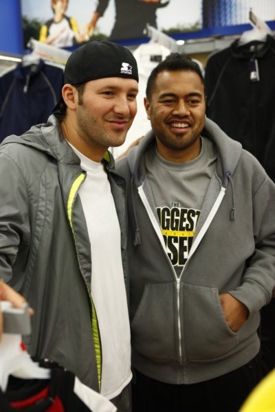 Still of Tony Romo and Koli Palu in The Biggest Loser (2004)